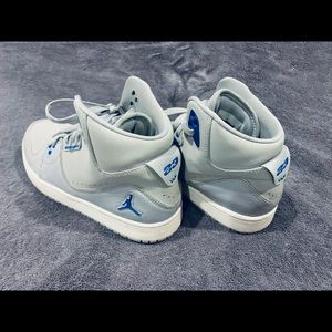 Mens Jordan 1. Grey size 11